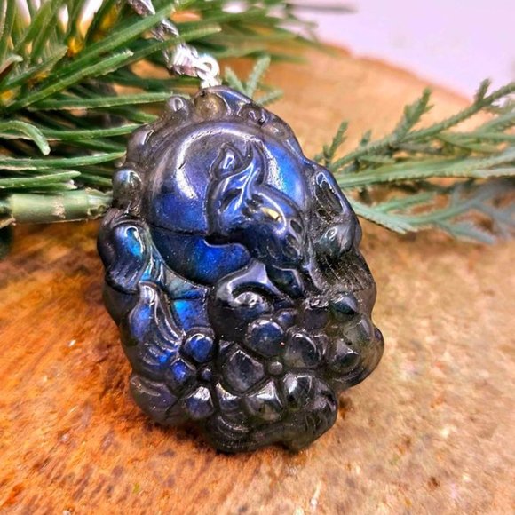 Beautiful Nature Labradorite Nine Tails Fox Cherry Blossom Pendant Necklace - Picture 5 of 10